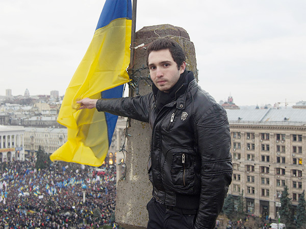 maxim-grishov-with-ukraine-flag